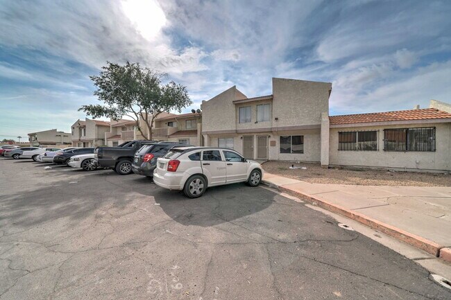 Foto del edificio - 3840 N 43rd Ave
