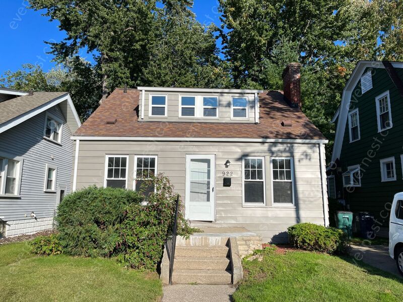 Foto principal - 922 Edgewood Dr
