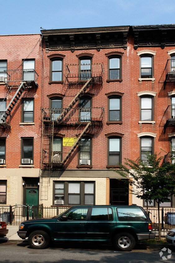 Building Photo - 586 6th Ave