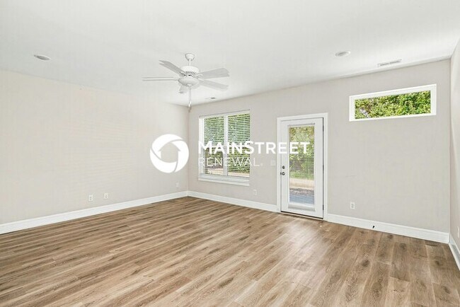 Building Photo - 3 Bedroom Pet-Friendly Home in Gallatin, TN with Main Street Renewal