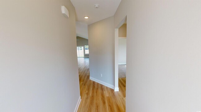 Building Photo - 1012 Moen Lp