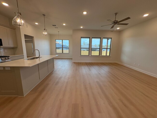 Foto del edificio - 368 Mary Cir