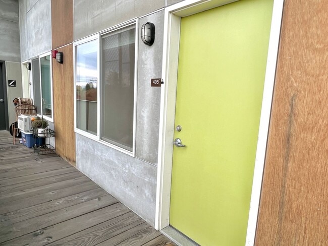 Building Photo - ECOFL01