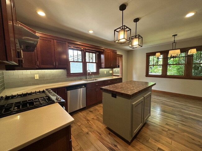 Foto del edificio - 607 NW Federal St