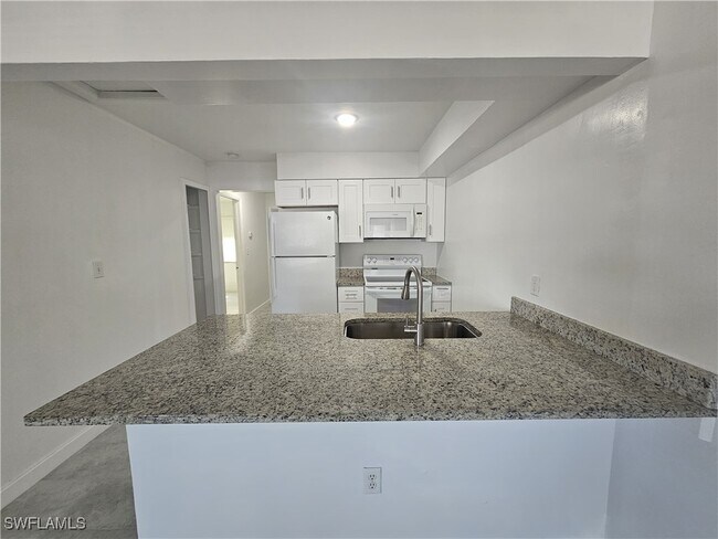 Building Photo - 18540 Miami Blvd