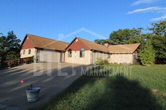 Building Photo - 6 Bridgeview Dr