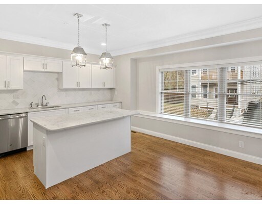 Building Photo - 40 Millmont St