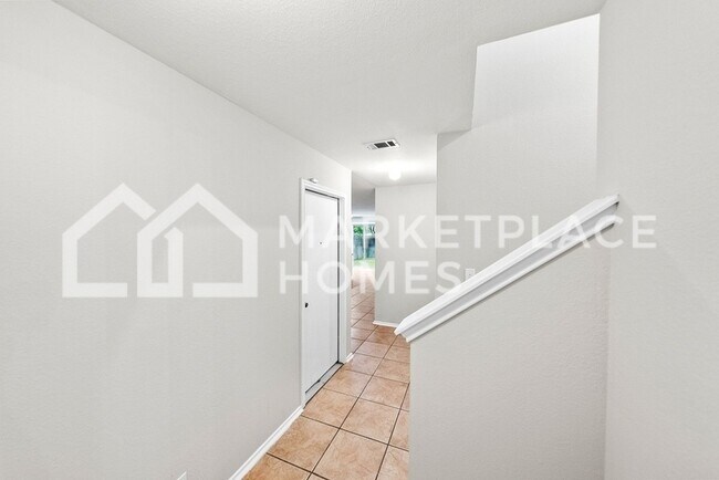 Foto del edificio - 17222 Hamilton Point Cir