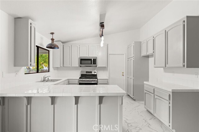 Foto del edificio - 17805 Walnut St