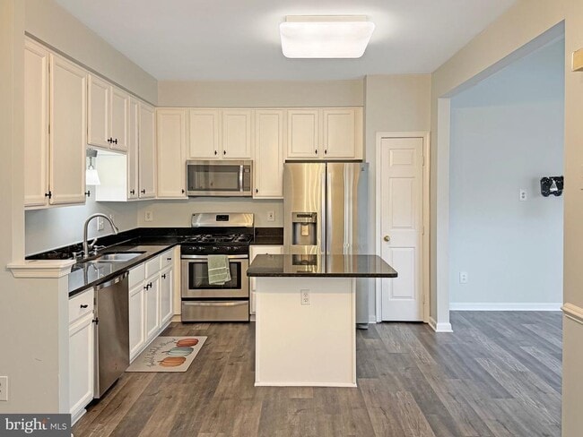 Building Photo - 25415 Morse Dr