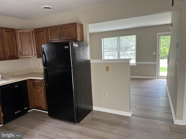 Building Photo - 3404 Glen Hollow Dr