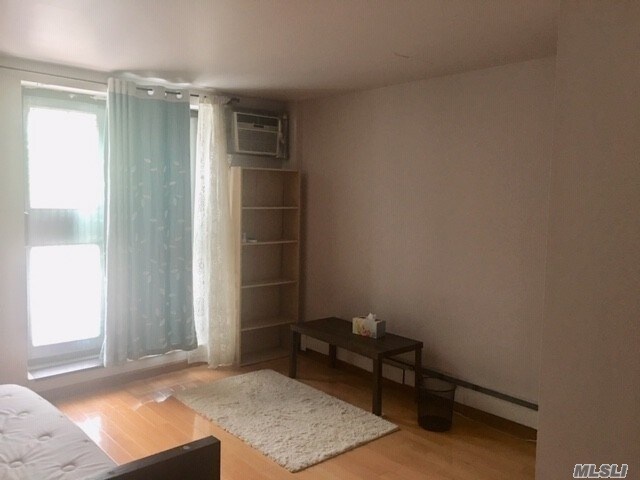 Foto del edificio - 65-24 38th Ave