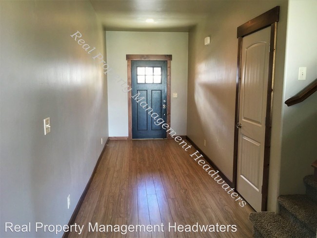 Building Photo - 865 Napa Dr