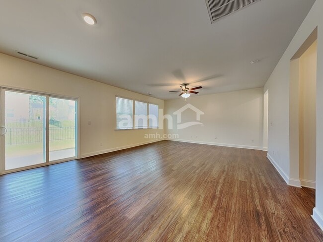 Building Photo - 3224 Oakfields Rd