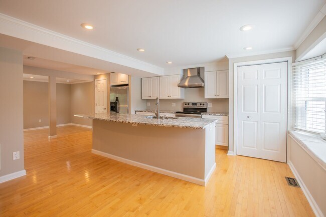 Foto del edificio - Stunning 3 BR/3 BA EOG Townhome in Columbia!