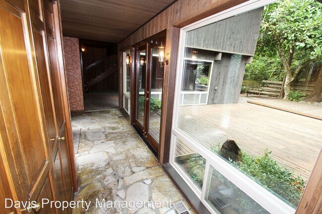 Building Photo - 3 br, 2 bath House - 10402 SE 29th ST