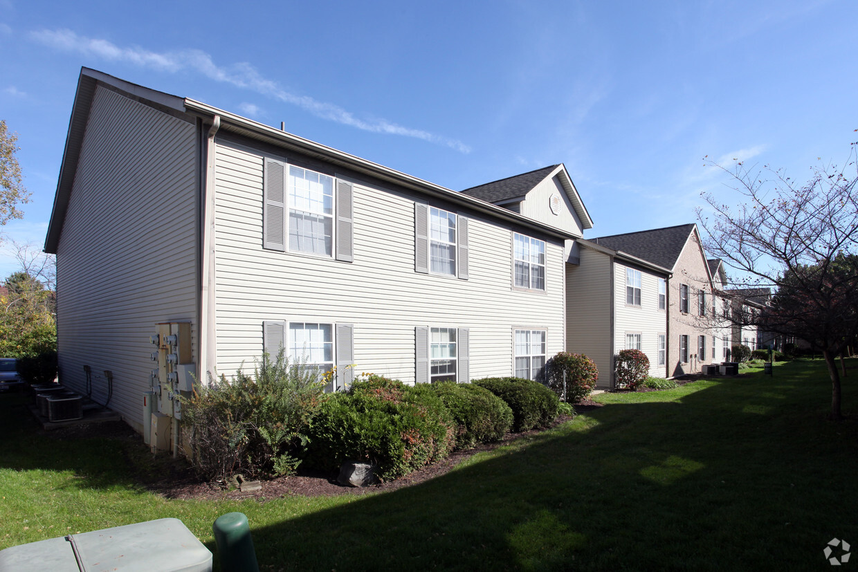 Building Photo - Woodcroft Apartments