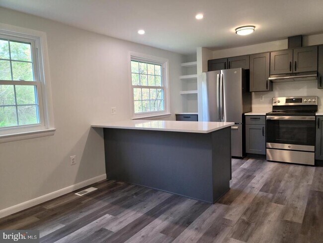 Foto del edificio - 6220 Hillside Rd