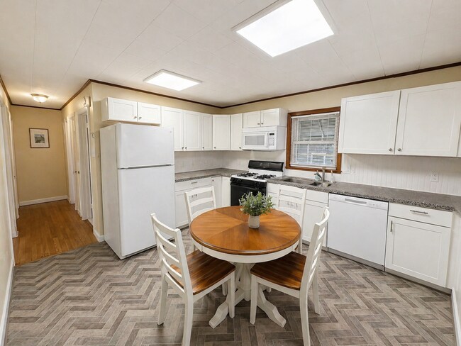 Foto del edificio - 901 Rabens Ave