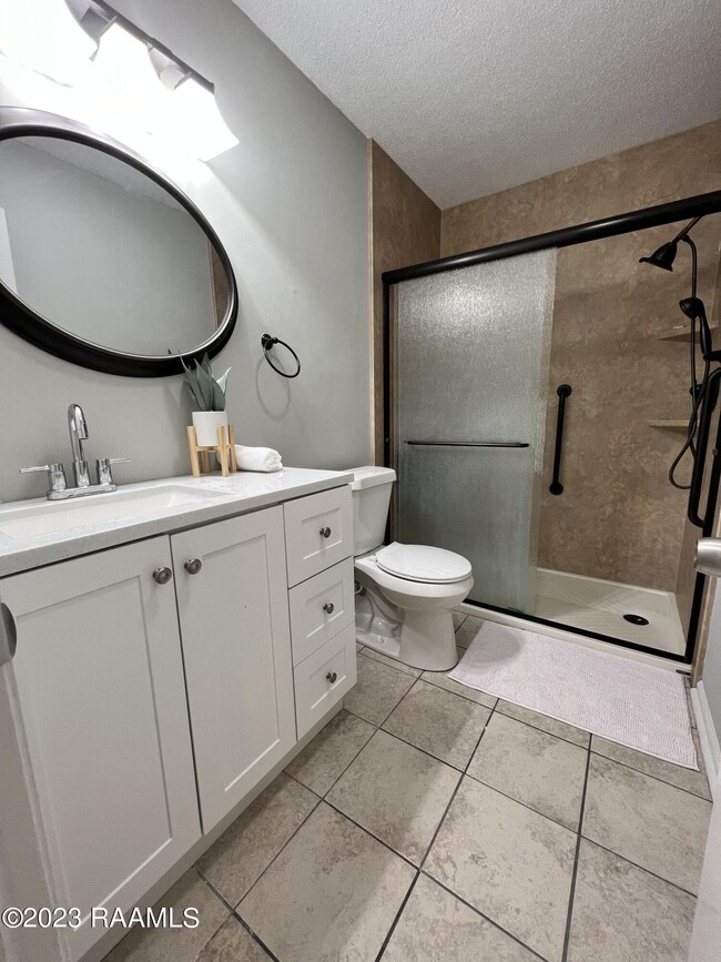Building Photo - 305 Halcott Dr