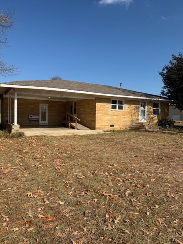 Foto principal - 2 Bed / 1 Bath Home in Newark | Newly Updated