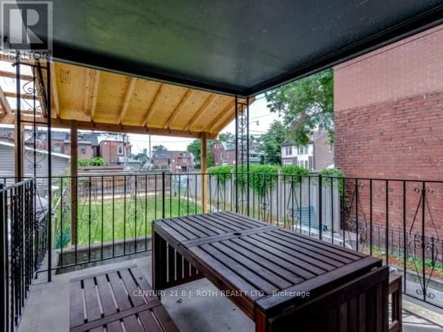 Building Photo - 603 Ossington Ave