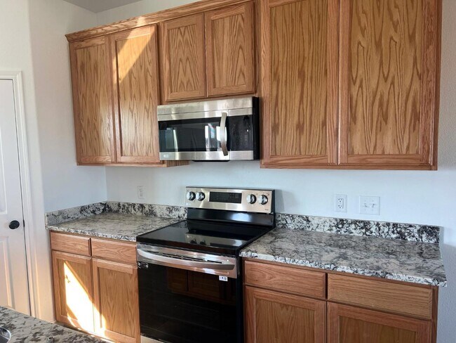 Foto del edificio - 7912 S Lone Star Pkwy