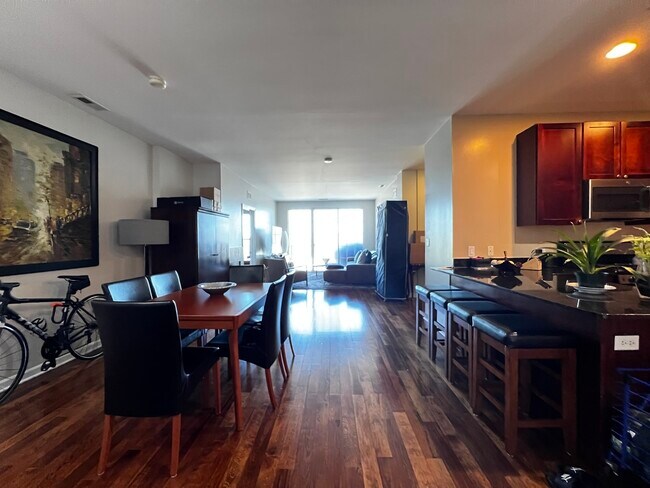 Foto del edificio - 5300 N Lincoln Ave