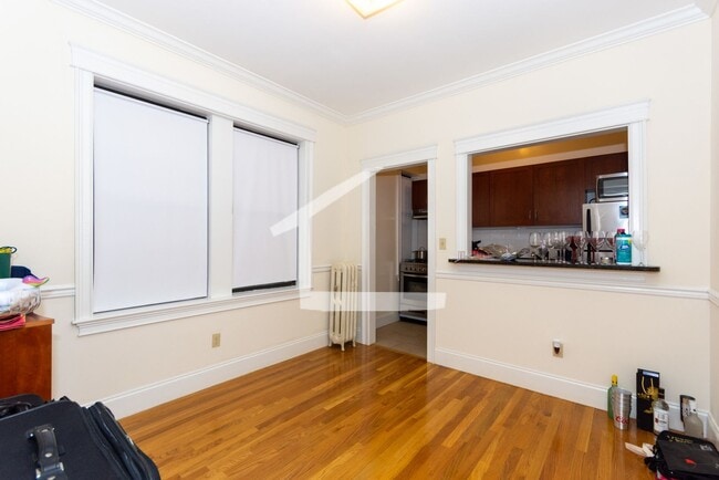 Photo - Nicely updated 1 bed unit with low move in costs! House