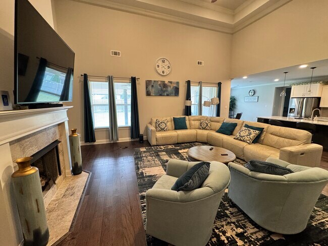 Foto del edificio - 455 Tender Oaks Ln N