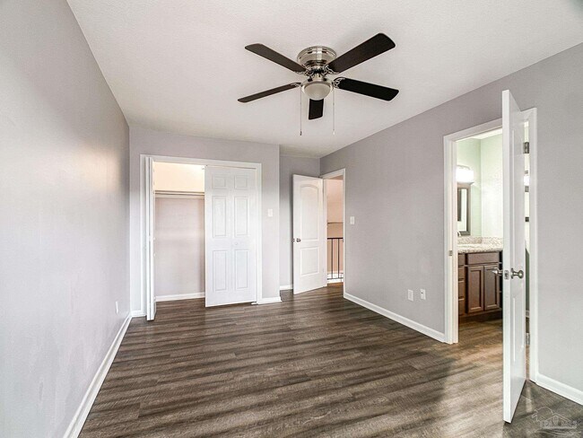 Foto del edificio - 4823 Huron Dr