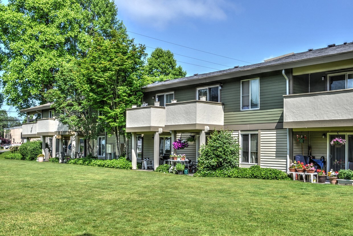 Sundance Apartments 75017503 Lakewood Dr WA Apartments for