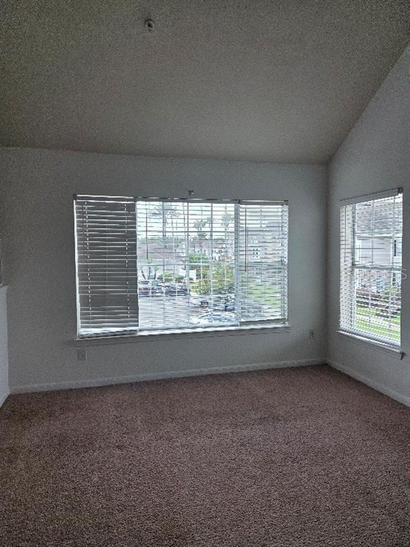 Foto del edificio - 9165 Lee Vista Blvd