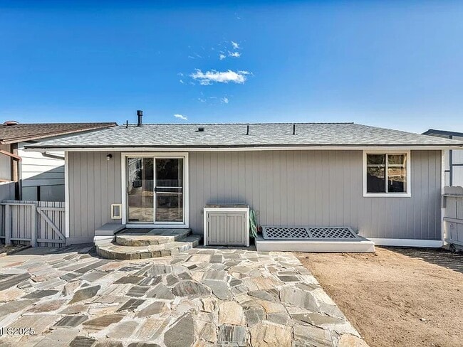 Foto del edificio - 2718 Powder Dr