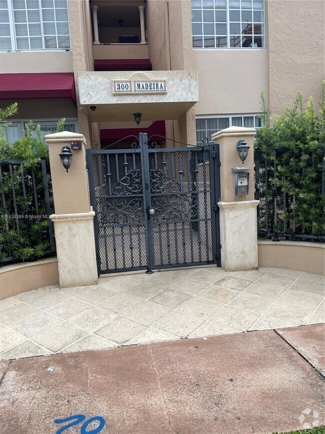 Building Photo - 300 Madeira Ave