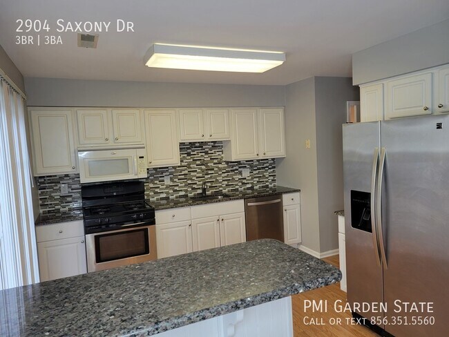 Building Photo - 2904 Saxony Dr