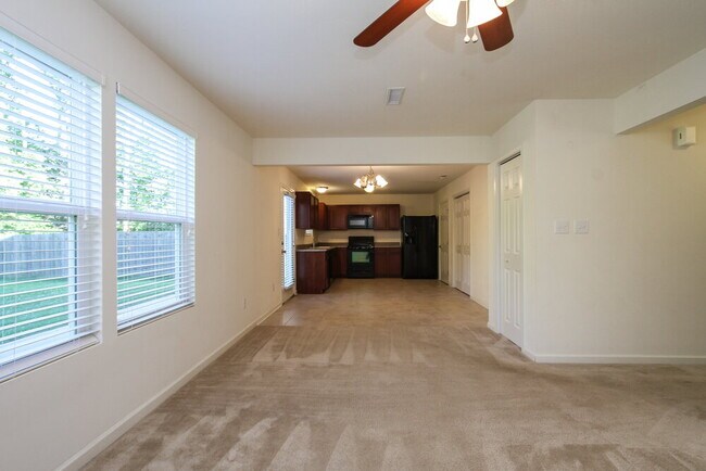 Foto del edificio - 2405 Woodfield Blvd