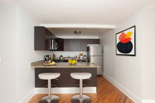 Building Photo - 1420 Chicago