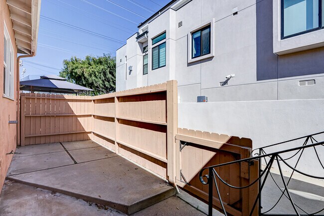 Foto del edificio - 2312 Grant Ave