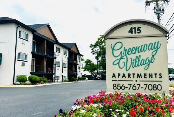 Entrada - Greenway Village Apartments