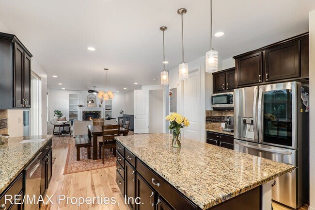 Foto del edificio - 5 br, 3.5 bath House - 1230 Crown Haven Cir.