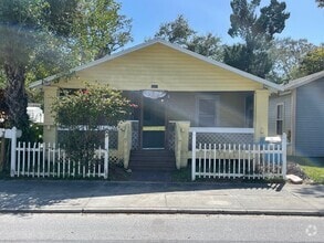 Building Photo - 1211 11th Ave W