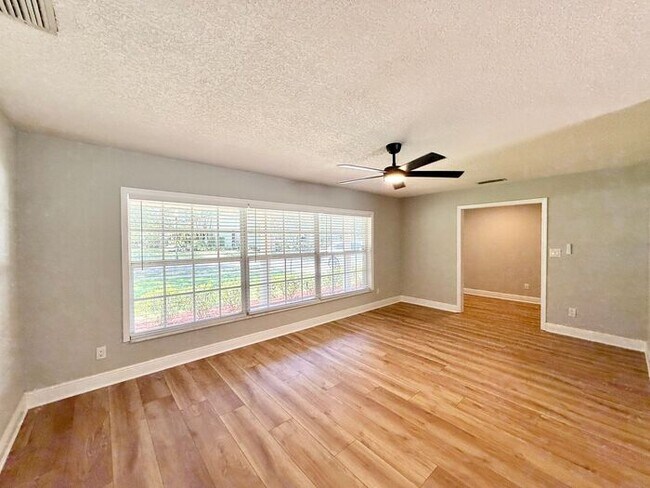 Foto del edificio - 4/3 WINTER PARK POOL HOME WITH WINTER PARK SCHOOLS! (Orange County Winter Park Schools)