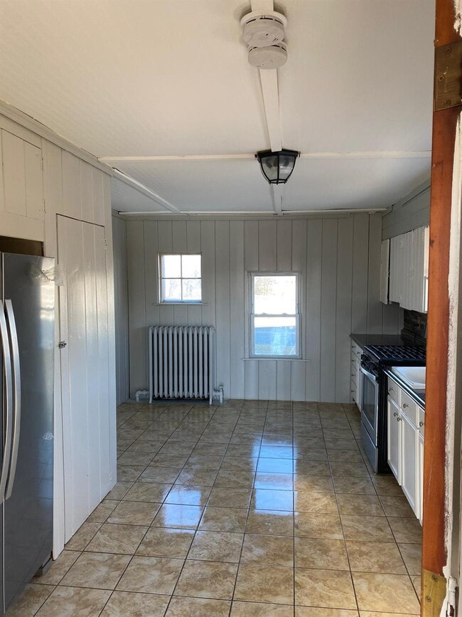 Building Photo - 554 Drexel Dr