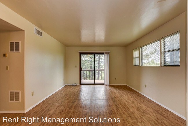 Building Photo - 705 S Montezuma St