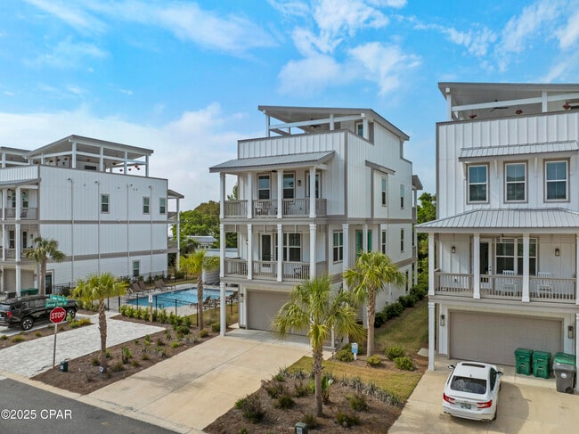 Building Photo - 15 E Queen Palm Dr