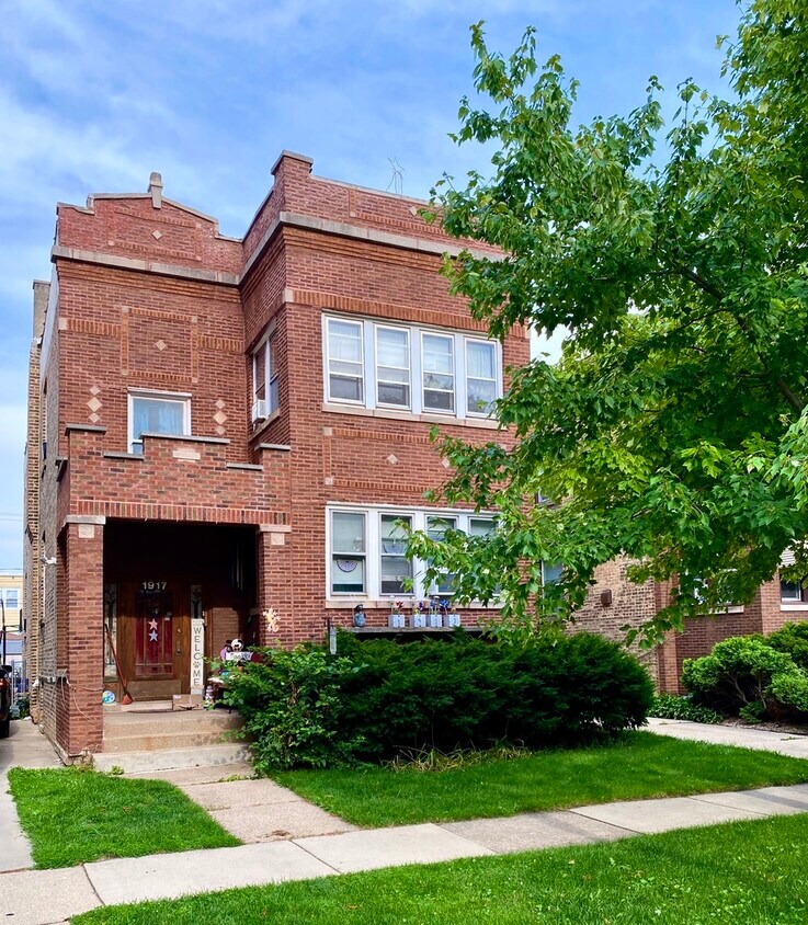 1917 Elmwood Ave Unit 1, Berwyn, IL 60402 Condo for Rent in Berwyn