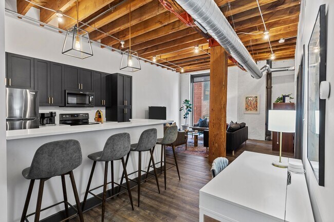 Building Photo - Peper Lofts @ Laclede's Landing