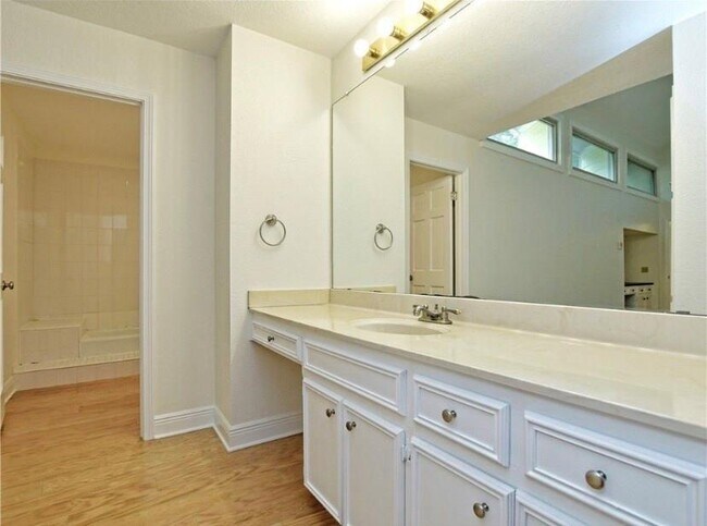 Foto del edificio - 1706 Thousand Oaks Cir