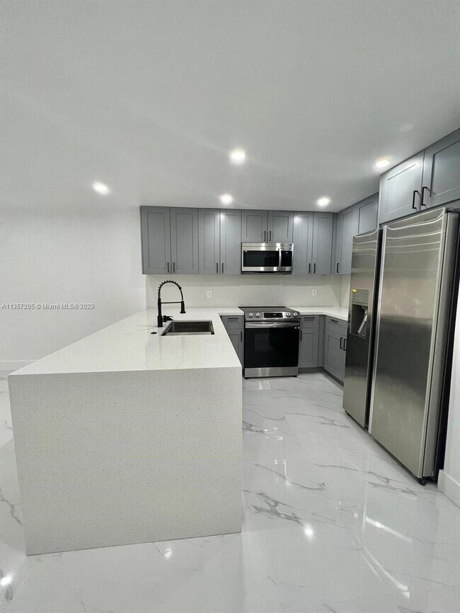 Foto del edificio - 4920 NW 79th Ave